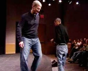 Tim Cook "gateste" la foc mare: "Fragmentarea versiunilor de Android reprezinta o povara pentru dezvoltatori"