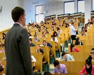 De ce a scazut calitatea invatamantului universitar in Romania?