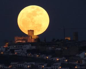 "Super-Luna", fenomenul astronomic anual se va intampla in acest week-end