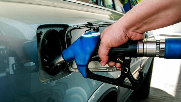 PNL: Petitie online pentru eliminarea supraaccizei la carburant. Motorina e mai scumpa decat in  Austria, Polonia sau Luxemburg