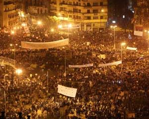 Editorialist: America are nevoie de o "Piata Tahrir"