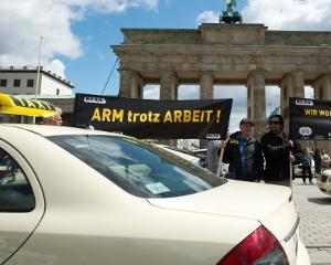 Mii de taximetristi protesteaza in Germania impotriva Uber