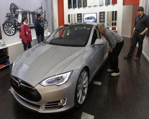 Anunt-surpriza din partea Tesla Motors