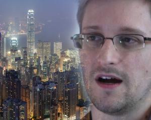 Edward Snowden a plecat din Hong Kong. S-ar putea alatura lui Julian Assange