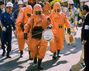 20 martie 1995: Metroul din Tokyo este atacat cu gaz sarin