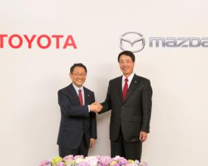 Toyota si Mazda vor face schimb de tehnologii pentru a construi masini mai atractive