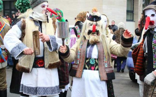 Traditii din mosi-stramosi pentru un An Nou spornic. Cele mai populare obiceiuri la romani, de Anul Nou