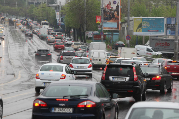 Cat timp pierd bucurestenii in trafic si ce facilitati isi doresc la locul de munca