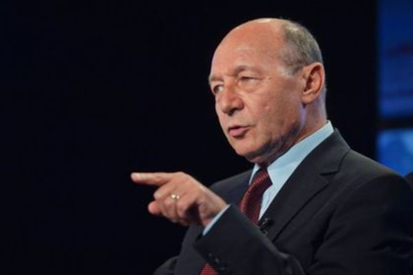 Basescu, despre candidatura la Primaria Capitalei: Nu sunt in competitie cu Nicusor Dan, ci cu PSD