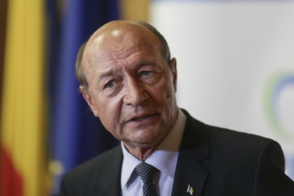 Basescu, despre COVID-19: NU suntem pregatiti. In doua luni, va exploda focarul. Eu as inchide metroul