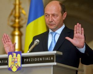 Traian Basescu l-a decorat pe ambasadorul Spaniei in Romania