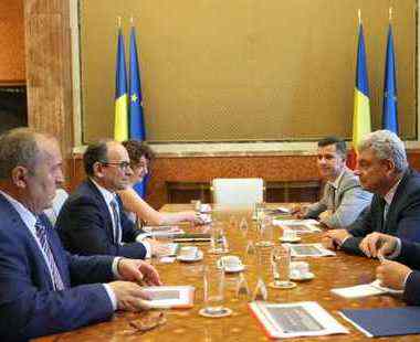 Inca un prim-ministru promite Renault autostrada de la Pitesti la Sibiu