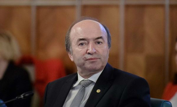 Tudorel Toader, la un pas sa fie exclus din functia de membru al Comisiei de la Venetia. Cum se apara fostul ministru al Justitiei