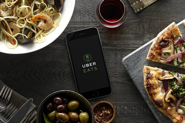 Uber Eats vine in Romania. Compania face angajari