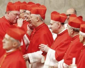 Vatican: Un episcop german ii face probleme mari Papei Francisc