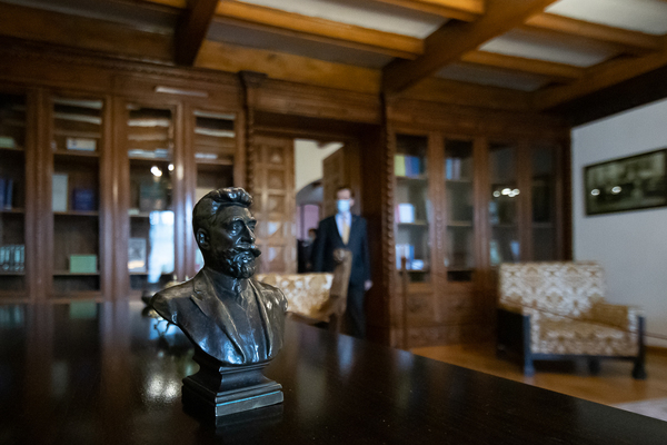 La 145 de ani de la infiintarea PNL, actualul lider al liberalilor a inaugurat Muzeul Bratianu
