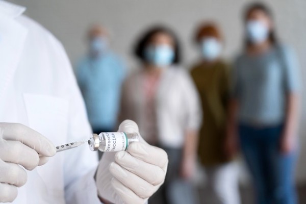OMS: Vaccinul anti-Covid ar putea fi facut anual de persoanele din categoriile vulnerabile