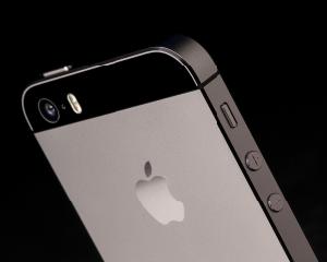 Apple anunta cresterea vanzarilor la iPhone-uri in ultimul trimestru din 2014