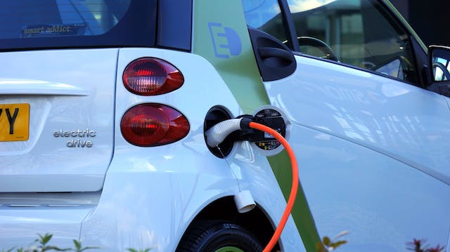 Vanzarile de masini electrice vor creste anual cu 30% in urmatorul deceniu