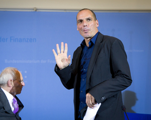 Yanis Varoufakis a spus "nu" la referendum si "da" demisiei sale
