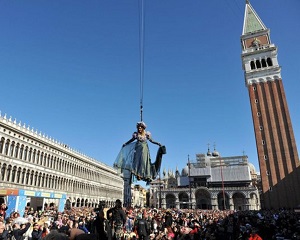 A inceput "Carnavalul de la Venetia"!