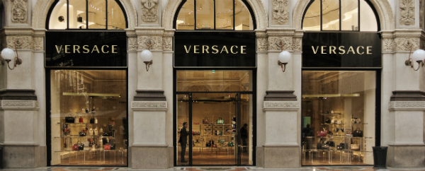Tranzactie de 2 miliarde Dolari pe piata modei de lux: Michael Kors a cumparat casa de moda Versace