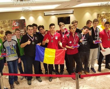 Performanta extraordinara pentru tinerii romani creatori de roboti la FTC Russia Open 2017