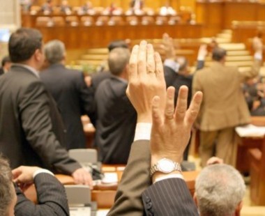 Plenul Camerei Deputatilor a dat verde Legii privind darea in plata a bunurilor imobile