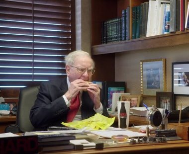 Cum a devenit Warren Buffett oracolul din Omaha