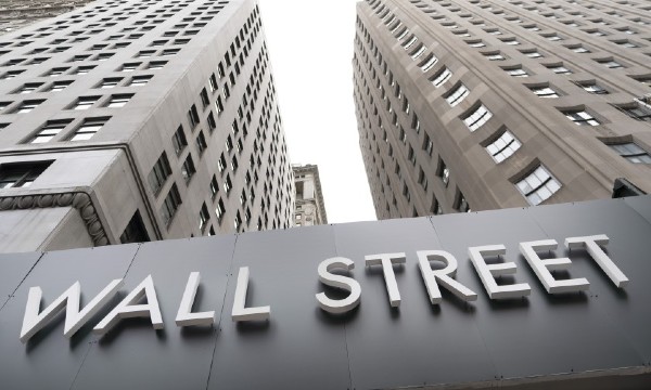 2021 incepe cu pandemia burselor: Wall Street, luata cu asalt de fenomenul GameStop