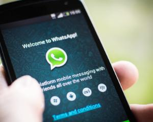Aplicatia WhatsApp, folosita de jumatate dintre romanii cu smartphone