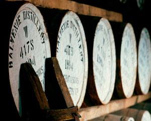Un scotian si un englez lupta pentru salvarea whiskyului londonez, dupa 100 de ani "de seceta"
