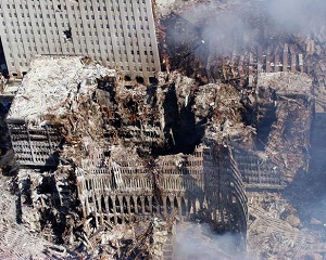 26 februarie 1993: O bomba explodeaza in subsolul World Trade Center, din New York