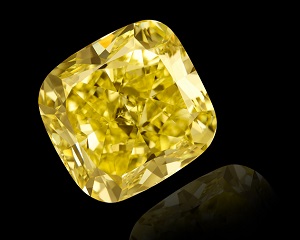 Unul dintre cele mai valoroase diamante galbene de vanzare la Geneva