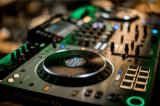Esti un DJ pasionat? Ai nevoie de un mixer audio profesionist