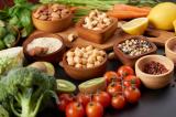 Studiu: Calitatea alimentelor, nu doar tipul dietei, scade riscul de boli cardiace. De ce dietele low-fat si low-carb nu sunt suficiente