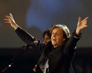 Onorariul lui Paul McCartney de la deschiderea Jocurilor Olimpice...