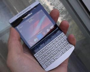 Telefonul rezultat din colaborarea Porsche - BlackBerry va debuta pe 27 octombrie