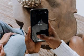 Tik Tok si-a infiintat subsidiara in Romania. Nici nu e de mirare, romanii sunt campioni la cadouri si tap-tap