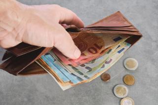 7 locuri de munca platite cu cel putin 1000 de euro pe luna in Romania 2024