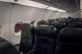 Navigand in siguranta: Ghidul pasagerului pentru cele mai sigure locuri din avion