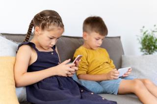 Prima tara care va interzice accesul copiilor sub 16 ani pe social media. Ce temeri starneste legea, dupa o testare indelungata