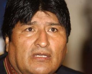 BOLIVIA: Presedintele Evo Morales fuge din fata multimii furioase