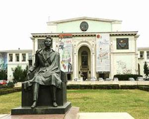 Opera Nationala Bucuresti, scena deschisa premierelor