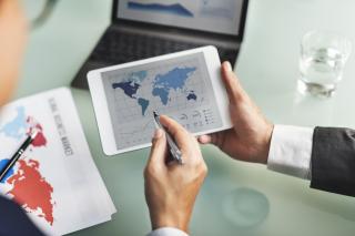 Romania a ajuns o mare piata de consum - facem import masiv, dar exportam foarte putin, deficit colosal la balanta comerciala