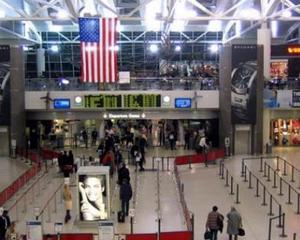 Aeroportul JFK, tinta usoara pentru inotatori