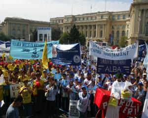 Sindicatele cheama la protest pe YouTube