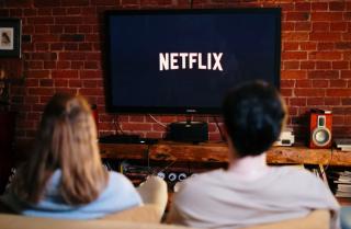 Partajarea parolei de la Netflix - ce trebuie sa stii despre noile reguli de pe platforma, nu mai e ca inainte