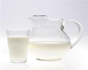 Laptele - Cat este de sanatos si ce procedeu de sterilizare ii mentine cel mai bine calitatile?
