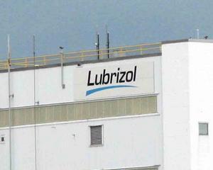 Warren Buffett a cumparat producatorul de chimicale Lubrizol cu 9 miliarde de dolari